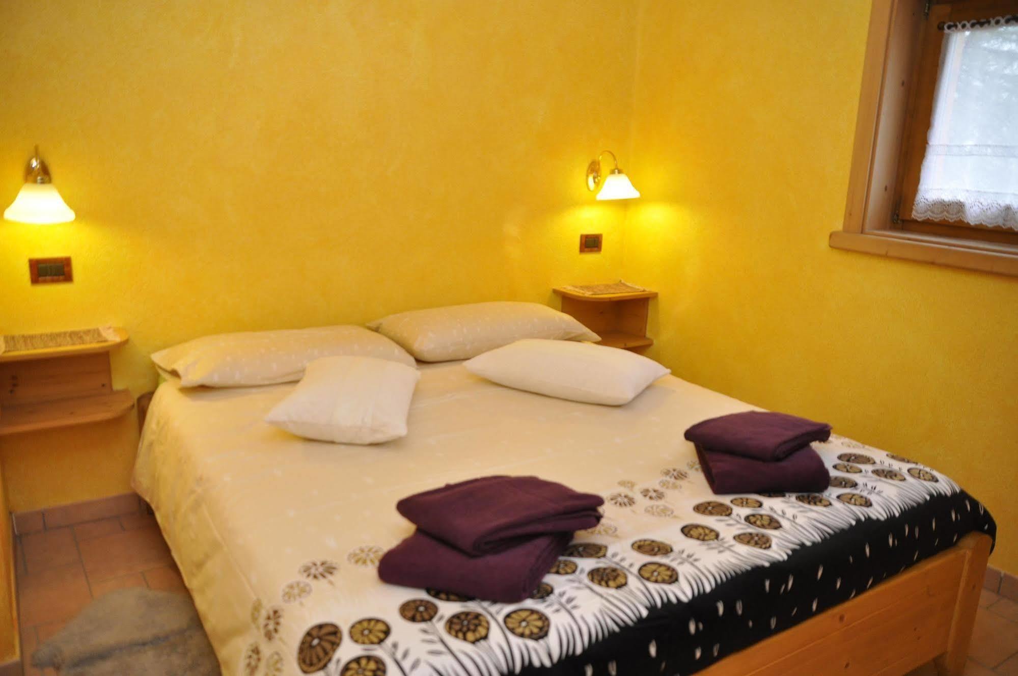 Baita Hanzel & Gretel By Livigno Accomodation Chalet